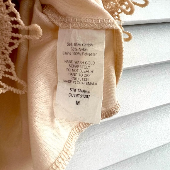 Keyhole Tank Top - Picture 5 of 6